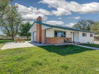2121 Alameda Dr