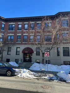 18 Glenville Ave APT 3A