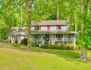 62 Hillwood Dr