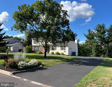 725 Scenic Dr