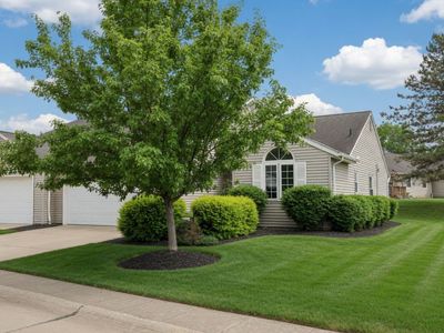 15779 Grosse Pointe Oval