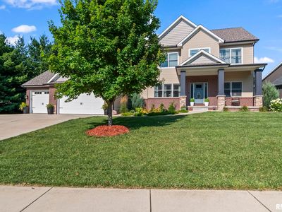 200 Pin Oak Ln