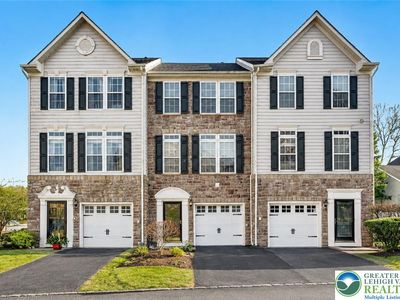 1632 Oakridge Ln