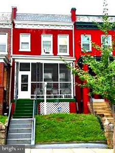 1334 Corbin Pl NE