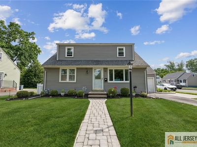 90 Manalapan Ave