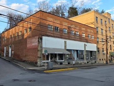 301-303 305 Main St