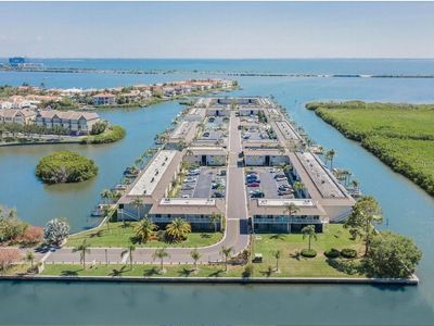 8818 Bay Pointe Dr #208