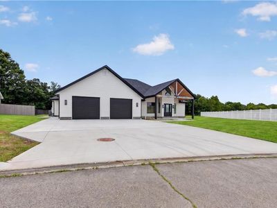 123 Vals Ln