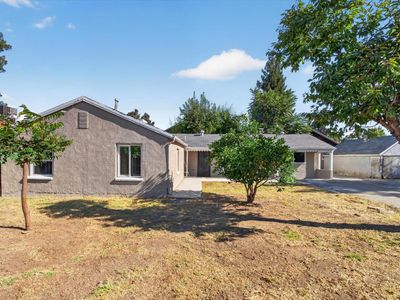 1111 El Vecino Ave