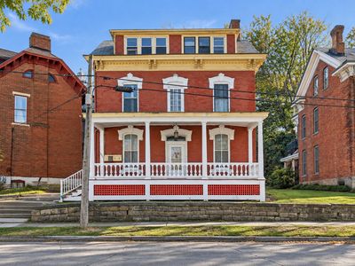 306 W Locust St