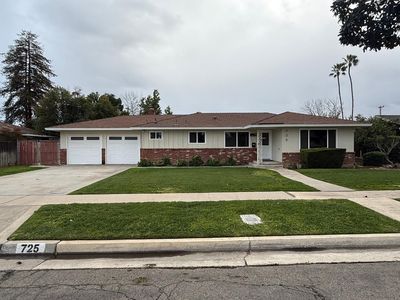 725 W Rialto Ave