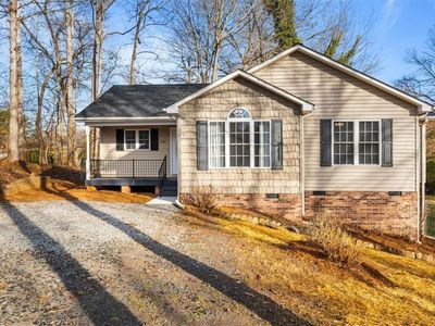 Property at 3528 Lamplight Dr, Randleman, NC