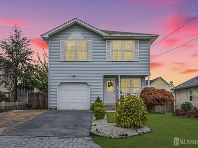 6 Ives Ct