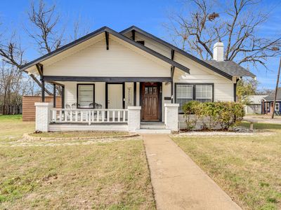 119 W University Ave