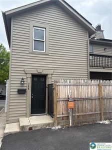 388 Pratt St