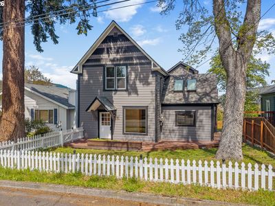 1220 Eugene St