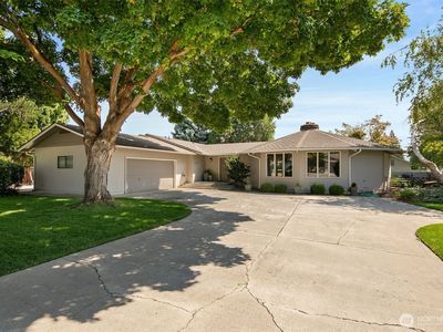 2117 N Western Avenue