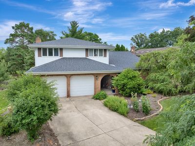 628 Camelot Dr