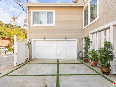 1647 N Beverly Glen Blvd