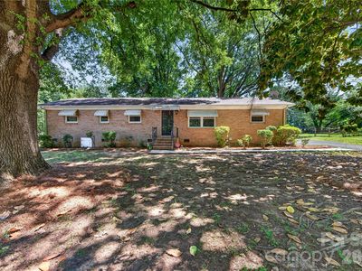4400 Hamilton Cres