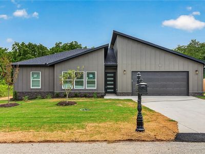 13 Taransay Dr