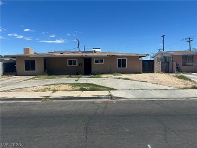 906 Baker Ave