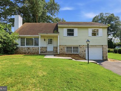 Property at 403 Merion Dr, Newtown, PA