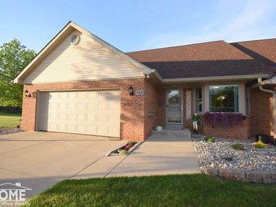980 Chipman Ln