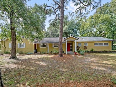 209 NE Triplet Dr