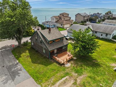84 Narragansett St