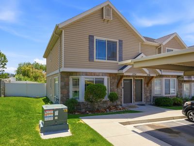 1234 E Blackhorse Dr