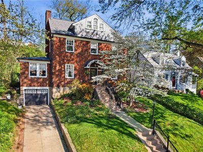 240 Inglewood Dr