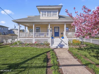 8 Riverdale Avenue