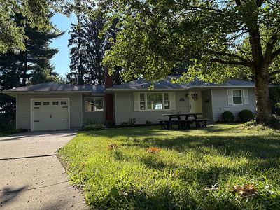 1559 Bellevue Dr