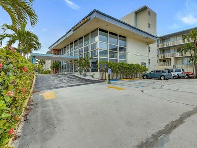 6484 Indian Creek Dr APT 214
