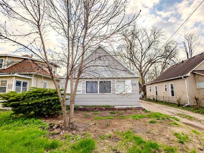 1241 E 17th Ct