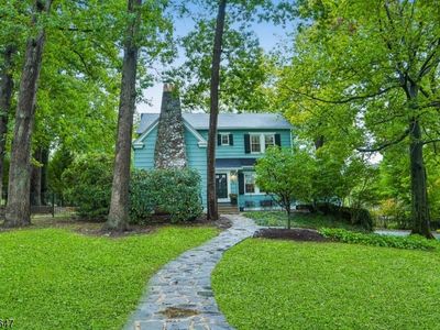 30 Myrtle Ave