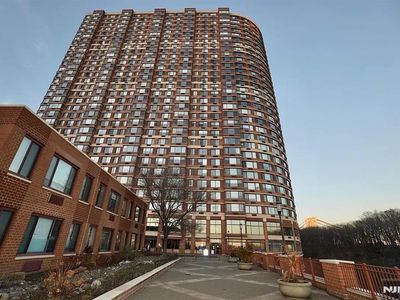 100 Old Palisade Rd APT 2011