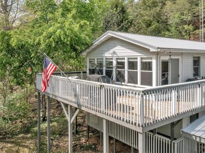 73 Bayshore Dr