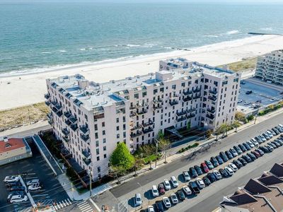 100 W Broadway #1E