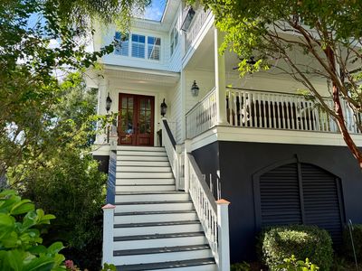 1084 Rivershore Rd