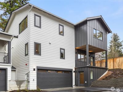 10046 Ravenna Avenue NE