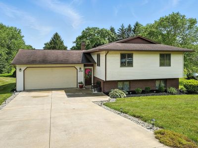 1409 Hillbrook Dr NE