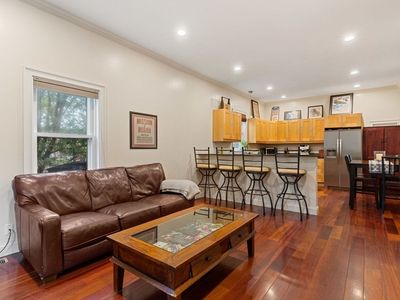 10 Beacon St APT 1