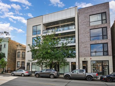 2040 N Damen Ave APT 2