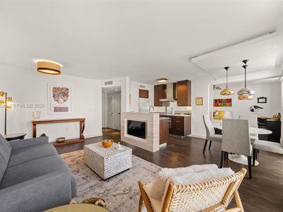 1688 West Ave APT 806
