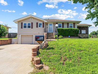 3911 Bucher Dr