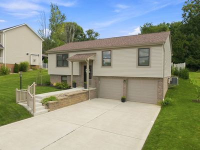 100 Sharon Dr