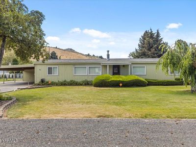 20 Falcon Crest Way
