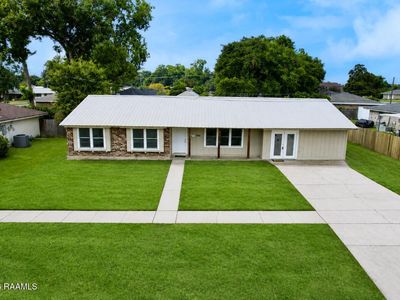 106 Lucas Cir
